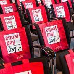 Equal Pay Day – Infostand in der Kirchheimer Fußgängerzone