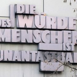 WÜRDE-Kette